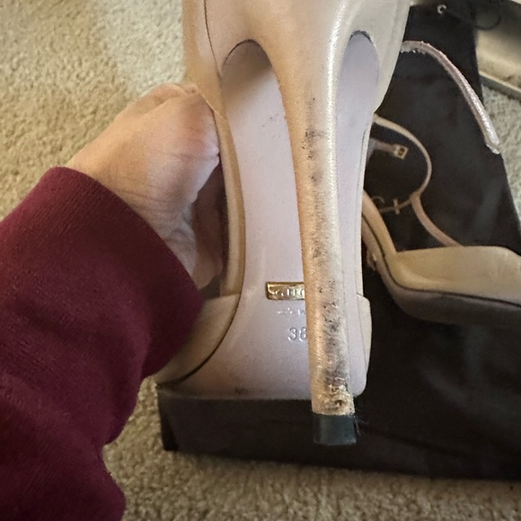 Gucci heels with grommets. One of my faves! - Picture 6 of 7